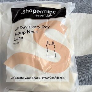 Shapermint Essentials Scoop Neck Cami